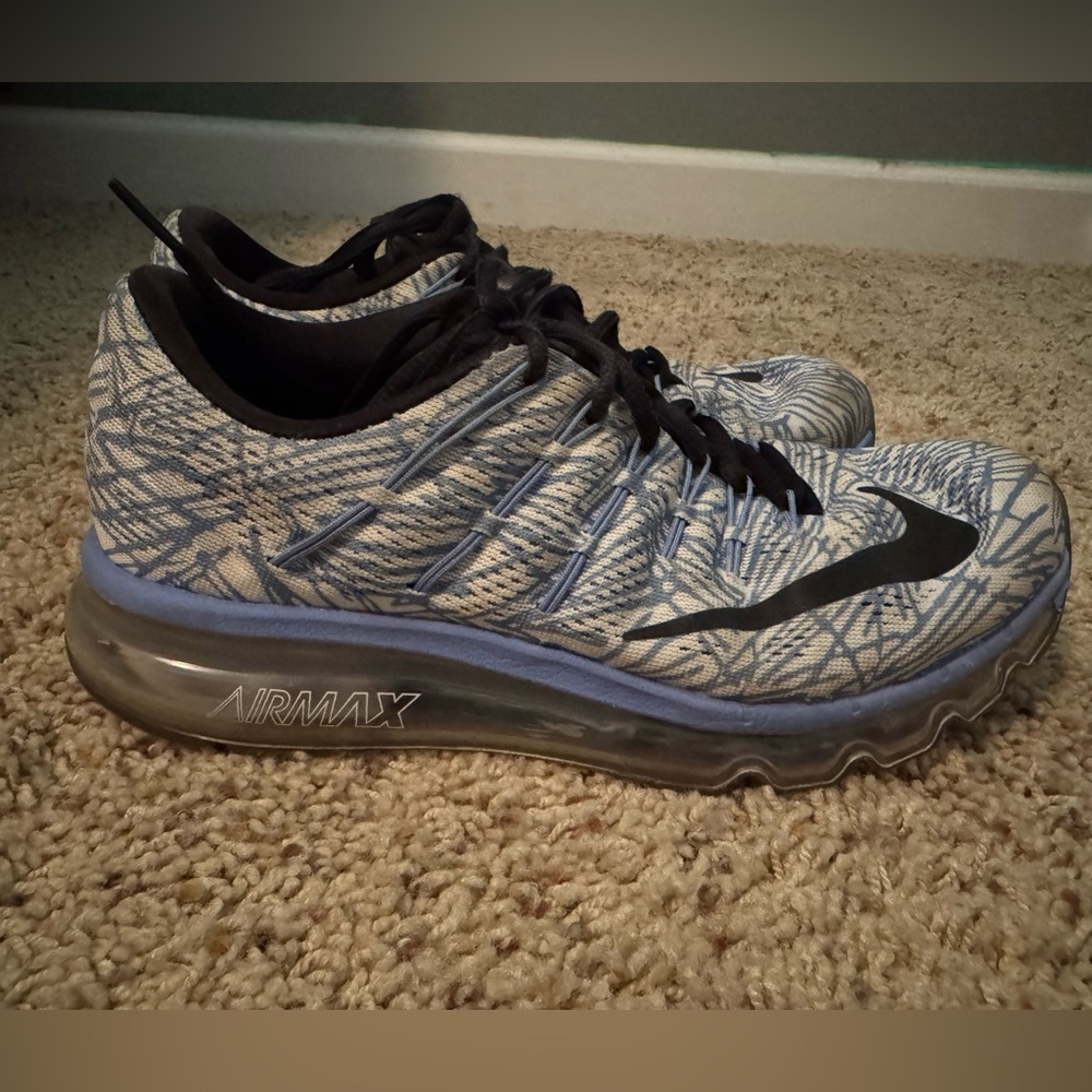 Nike Air Max Patterned Sneakers in Gray and Black